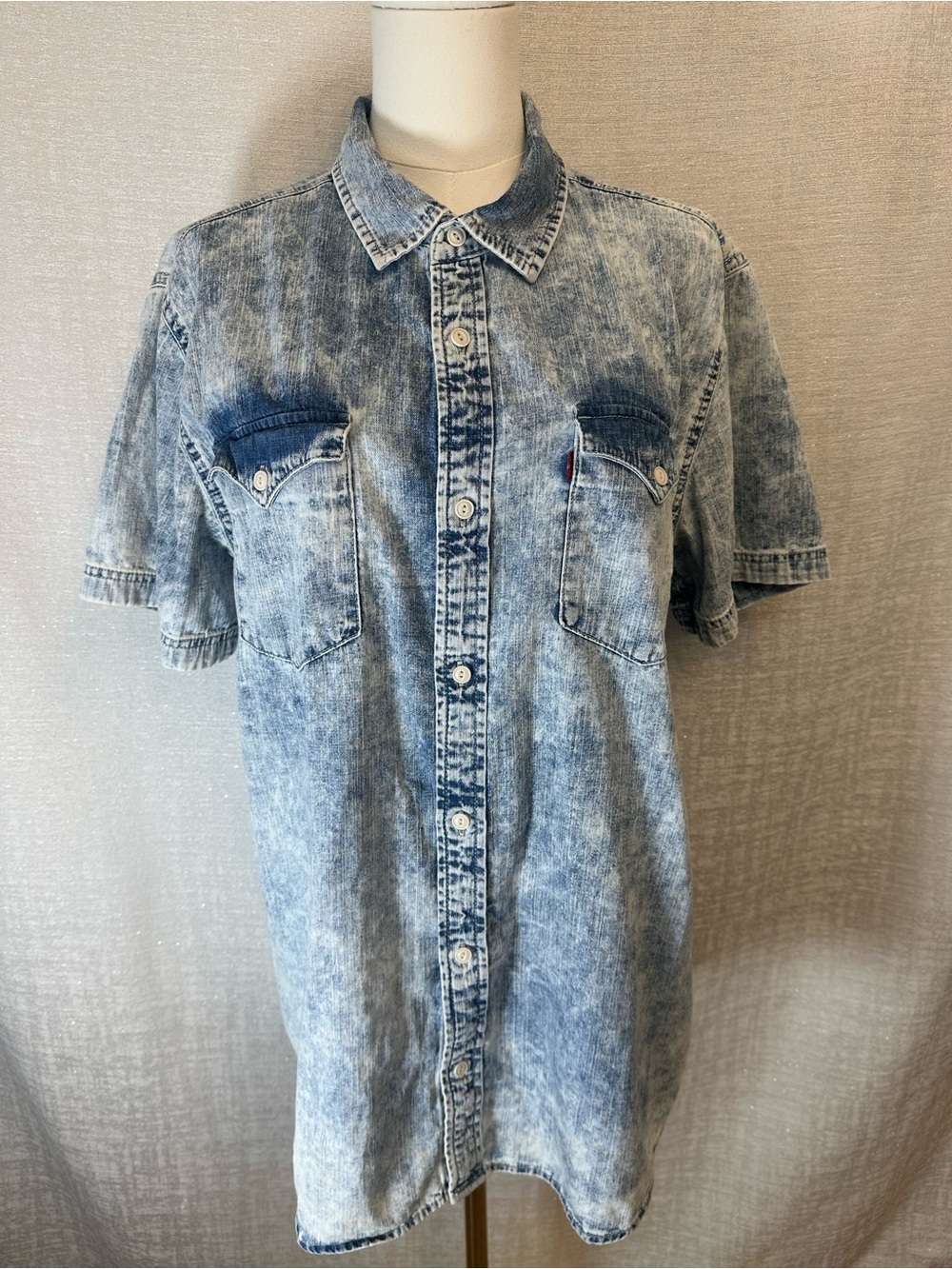 Levi's Men’s Y2K Vintage Light Blue Acid Wash Short-Sleeve Denim Button-Up
